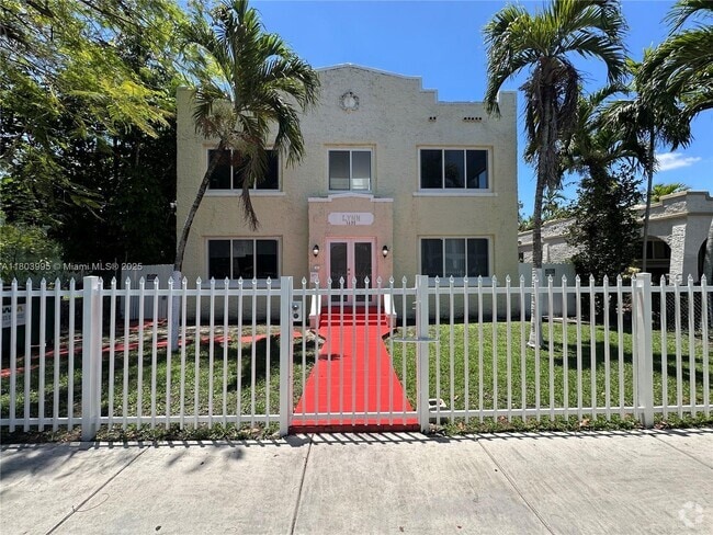 Building Photo - 1630 SW 10th St Unit 4 Rental