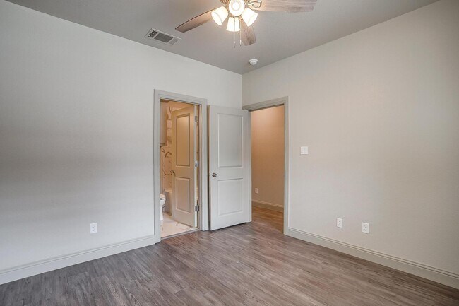 Photo - 2829 Forest Park Blvd Unit Full