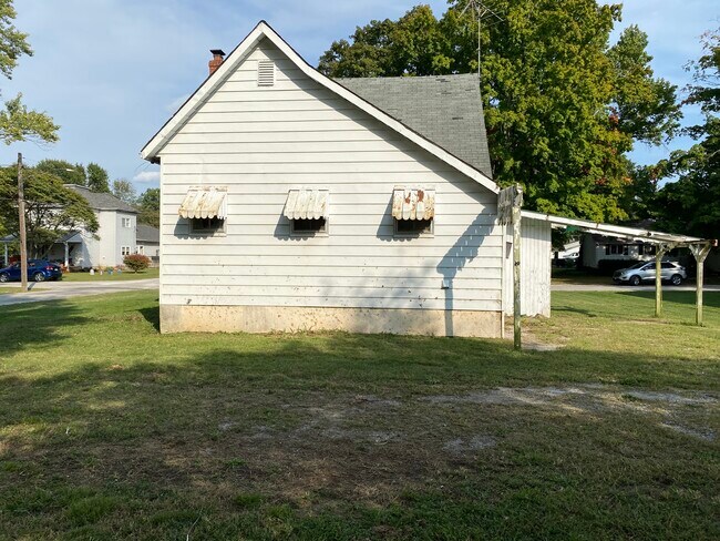 Photo - 202 S Bess Ave