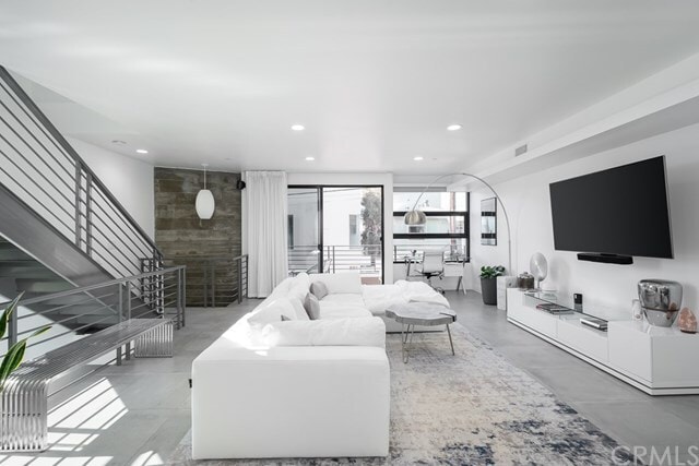 Photo - 1418 Innes Pl