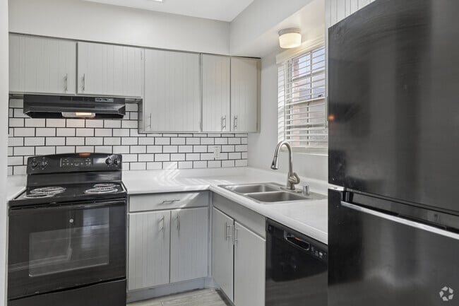 1BR, 1BA - 1,004AF - Kitchen - Santa Rosa Apartment Homes