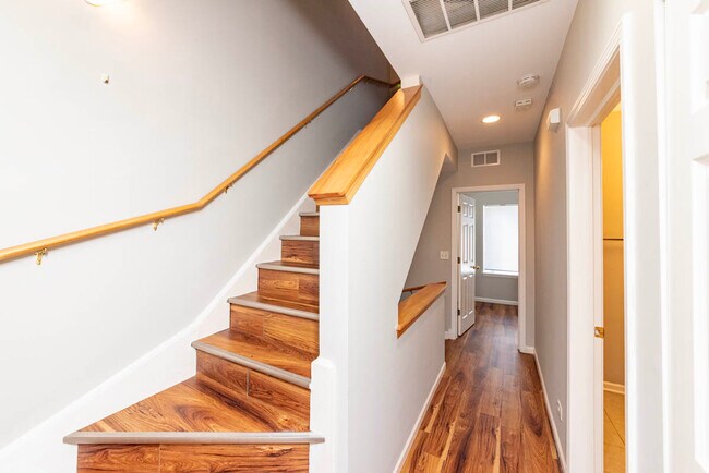 Photo - 2331 N Lister Ave