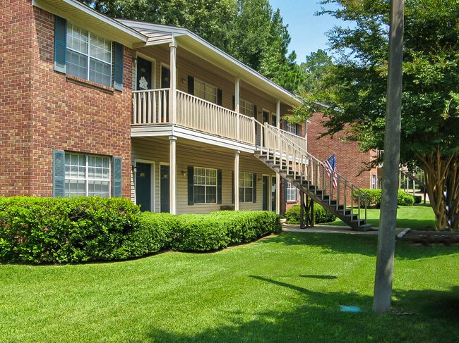 Parkwood - Parkwood Apartments