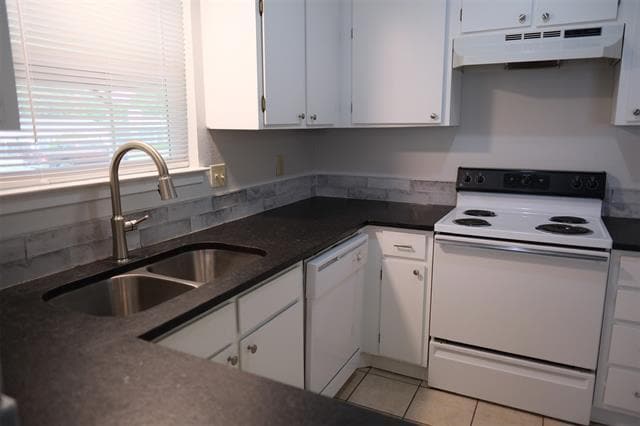 Photo - 4919 Lovell Ave