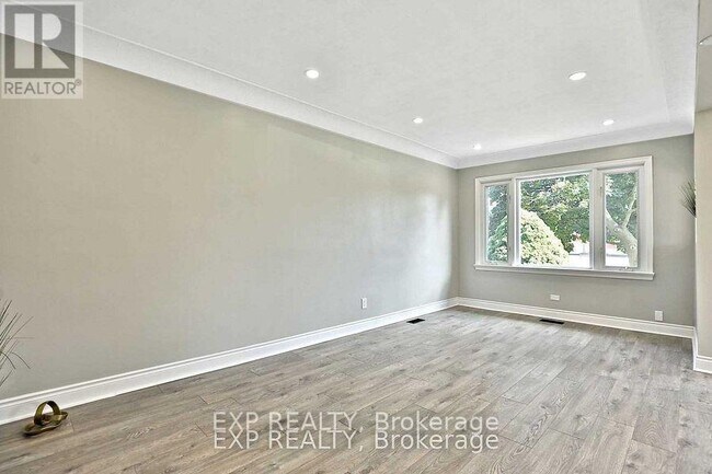 Photo - 778 Drury Ln