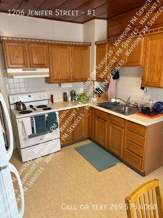 Photo - 1206 Jenifer St Unidad #1