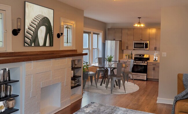 Photo - 2228 Kenmore