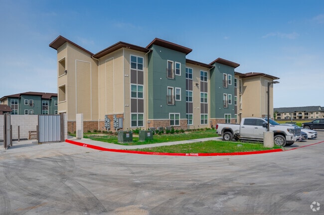 Avanti Legacy Bayside