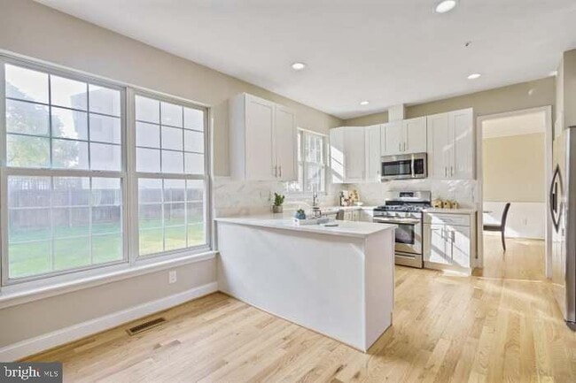 1401 Ora Lea Ln