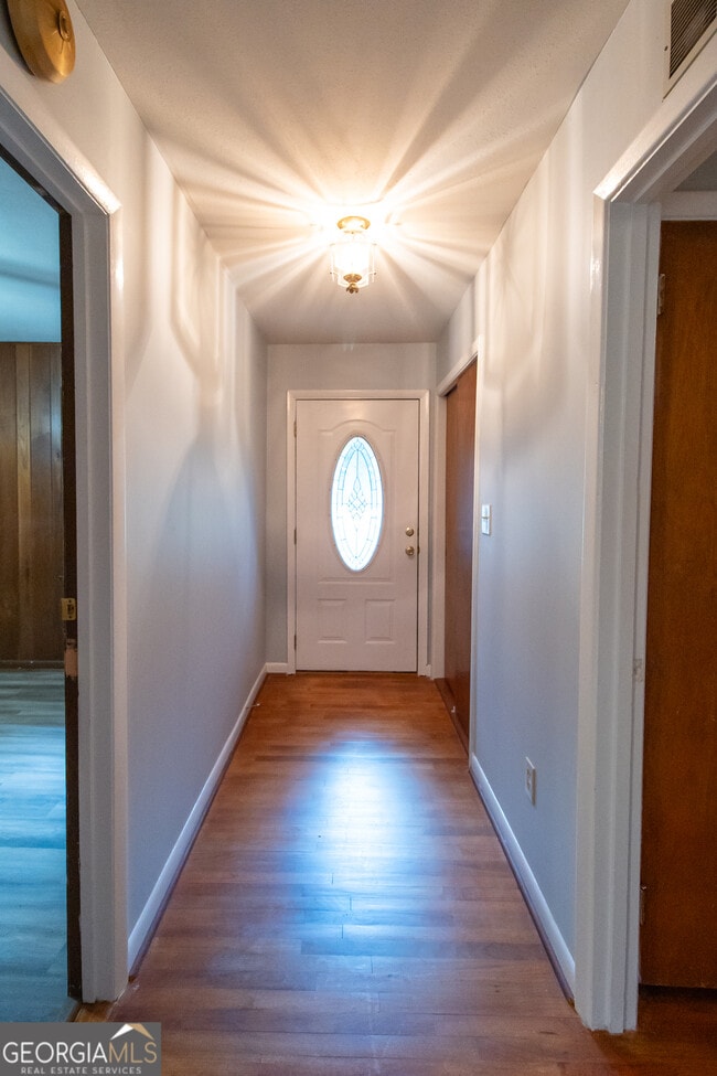 Photo - 1005 College Station Rd