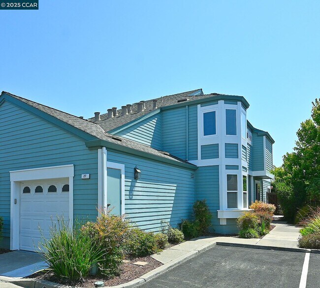 Photo - 27 Shepardson Ln Townhome
