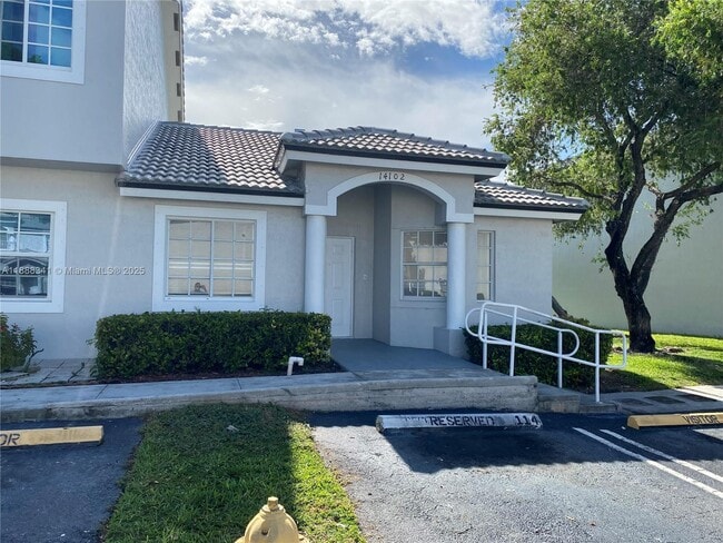 Building Photo - 14102 SW 120th Ct