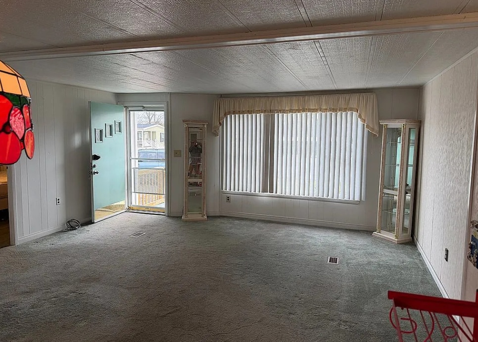 Photo - 305 Jean Bradley Cir