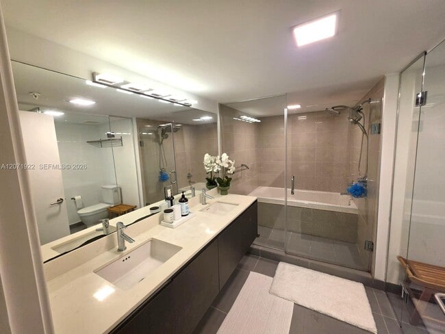 Photo - 6620 Indian Creek Dr Unit 112