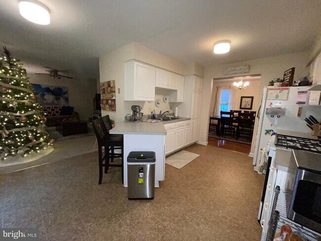 Photo - 22120 Victoria Cir