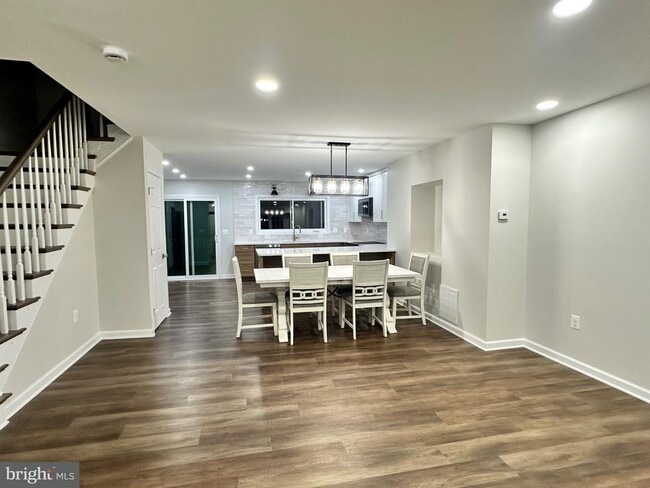 Photo - 5016 Lambsgate Ln