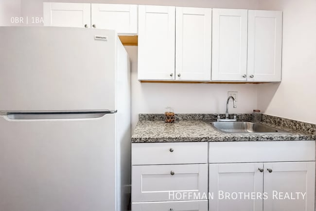 Building Photo - 15546 Vanowen St Unit 9