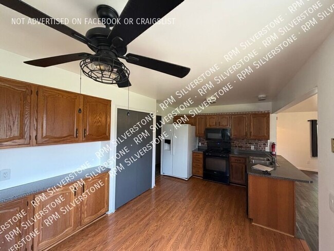 Photo - 25965 Rose St