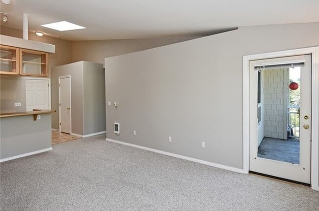 Photo - Top Floor 2bed/1.25bath Condo w/Secure Parking Unidad 501