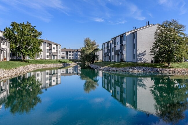 Photo - Lakeside Crossing at Eagle Creek Apartment...