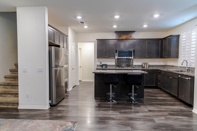 Photo - 5217 Clementine Ave.