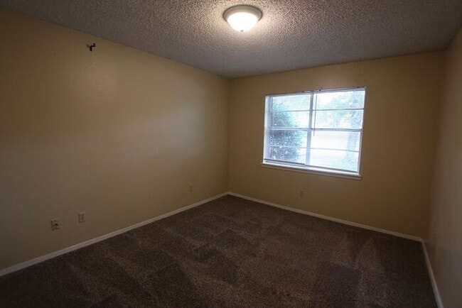 Photo - Adorable 3 Bedroom Duplex in Tyler