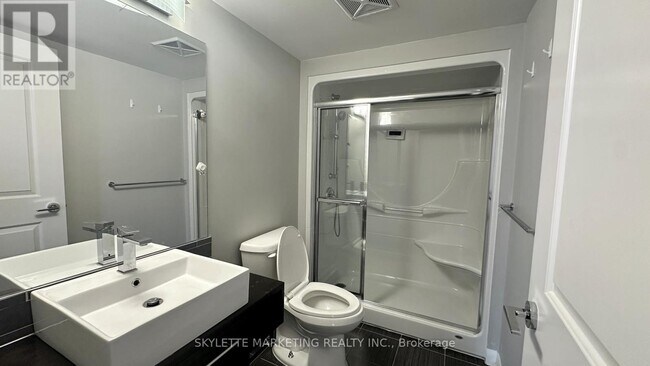 Photo - 25 Town Centre Court Unité LPH3506