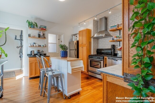Building Photo - 77 Columbus Ave Unit 1 Rental