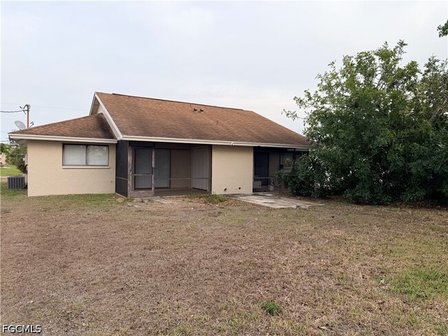 Building Photo - 1714 SW 15th Pl