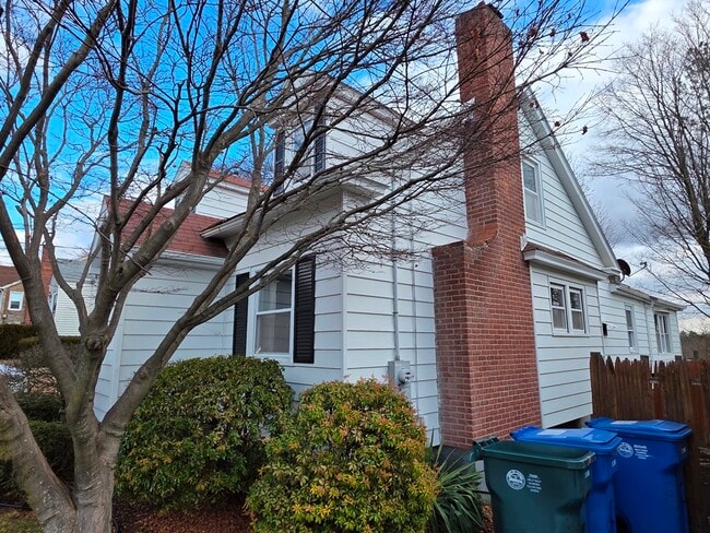 Photo - 19 Lakeview Ave