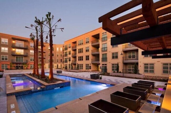 Photo - 301 E Cevallos St Unit c7