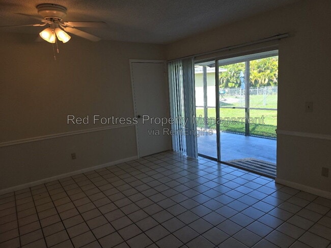 Photo - 1049 Ridgeway Dr