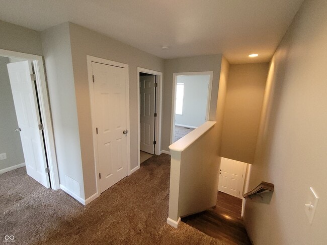 Photo - 132 E Center Dr