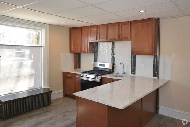 Building Photo - Spacious 1bed/1bath on main floor of with ... Rental