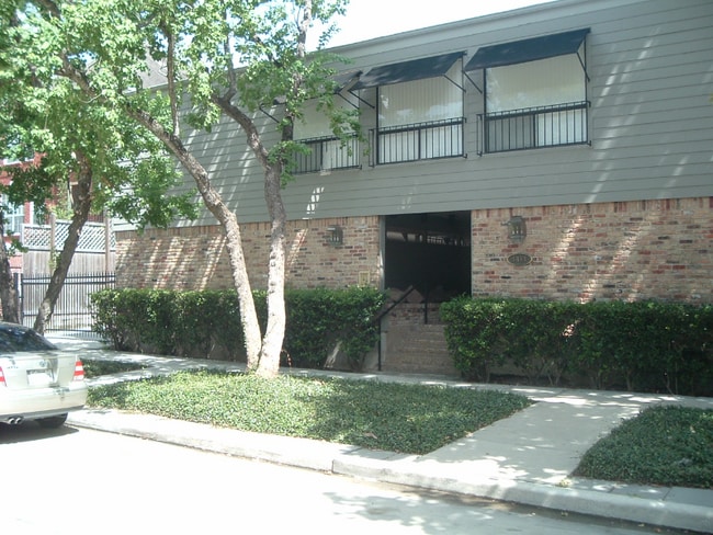 Photo - 1414 Castle Ct Unidad A