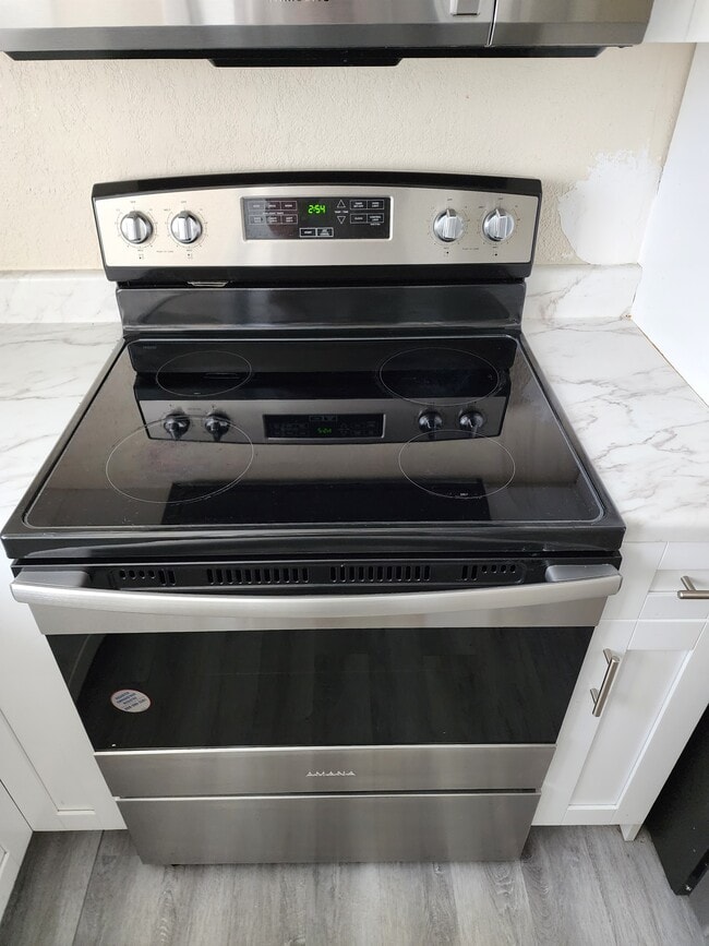Photo - 715 NW 5th Ave Unit 3