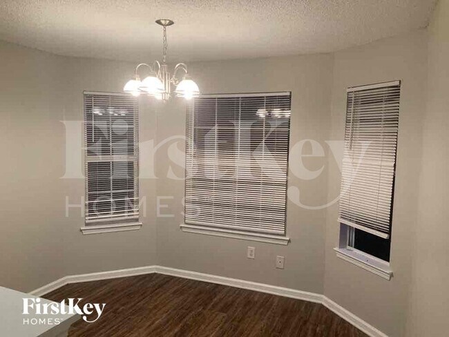 Photo - 226 Bonnes Dr SW