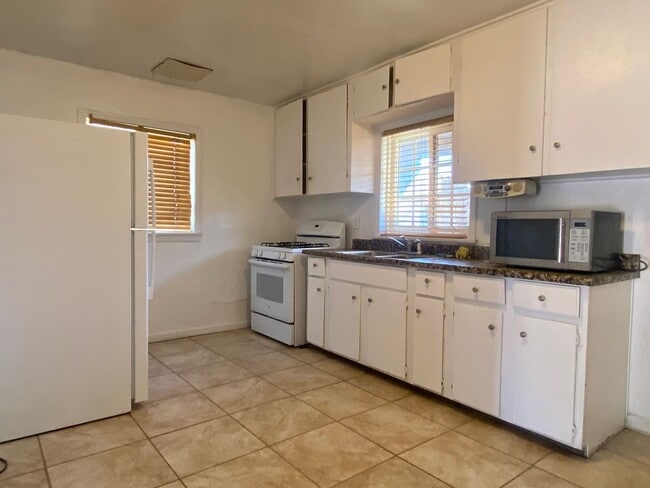 Photo - 215 W Haloid Ave