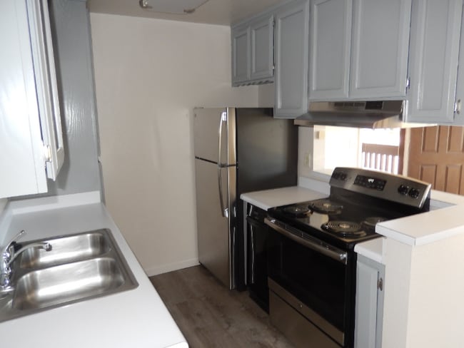 4467 Valeta St Unit 9