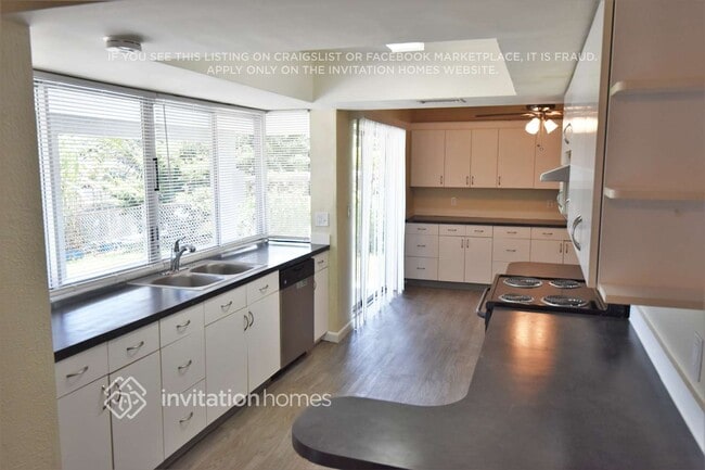 Photo - 1612 W River Dr