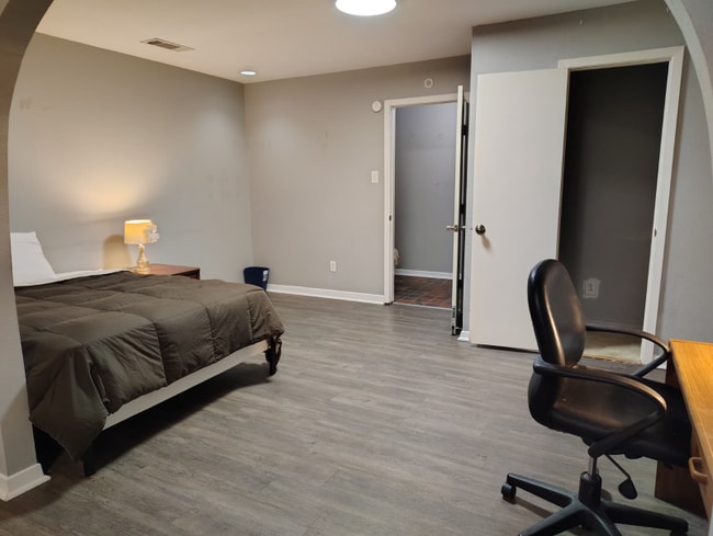 Photo - 6172 Whitman Ave