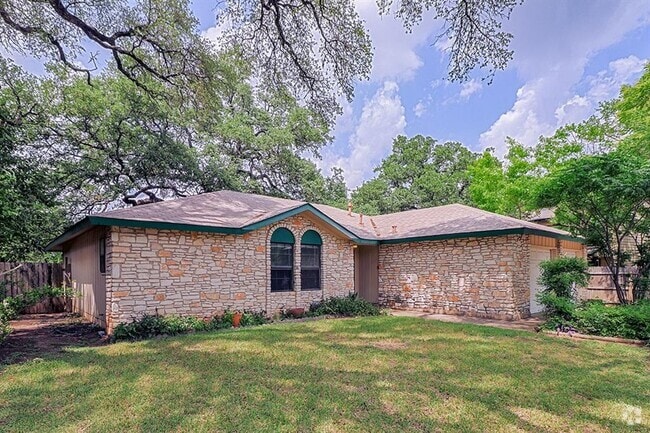 Building Photo - 3510 Oak Creek Dr Rental