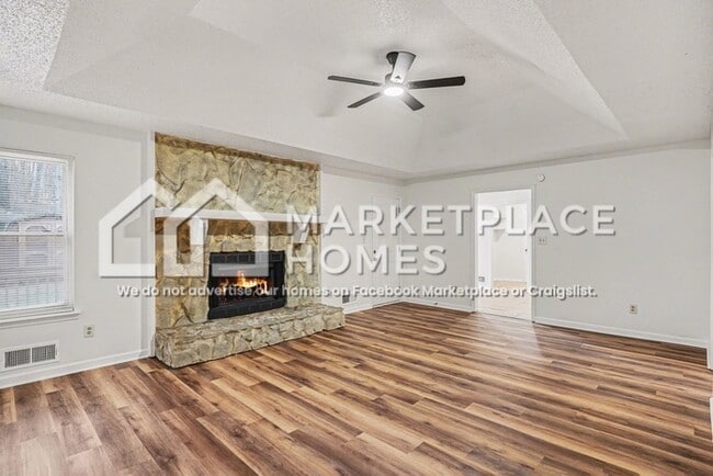 Photo - 145 Springvalley Way