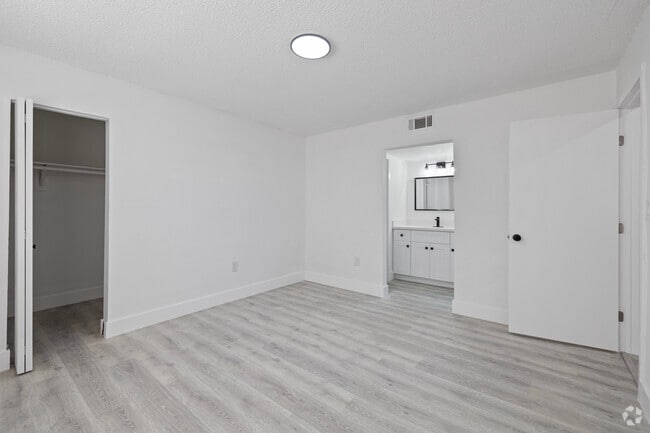 2 BR 2 BA 932 SQ FT - Bedroom
