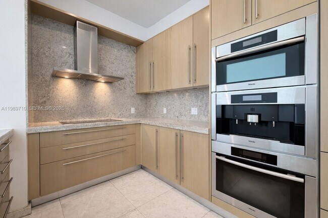 Photo - 900 Brickell Key Blvd Unidad 2505