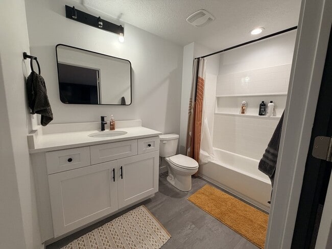 Photo - 534 N Helmsman Ln