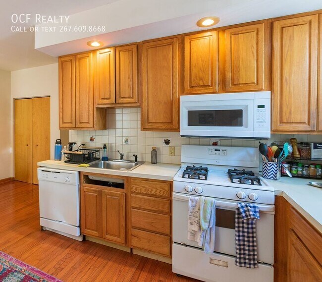 Photo - Three Bedroom Graduate Hospital Apartment Unidad 1