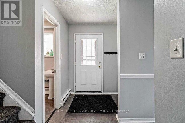 Photo - 1577 Norwill Crescent