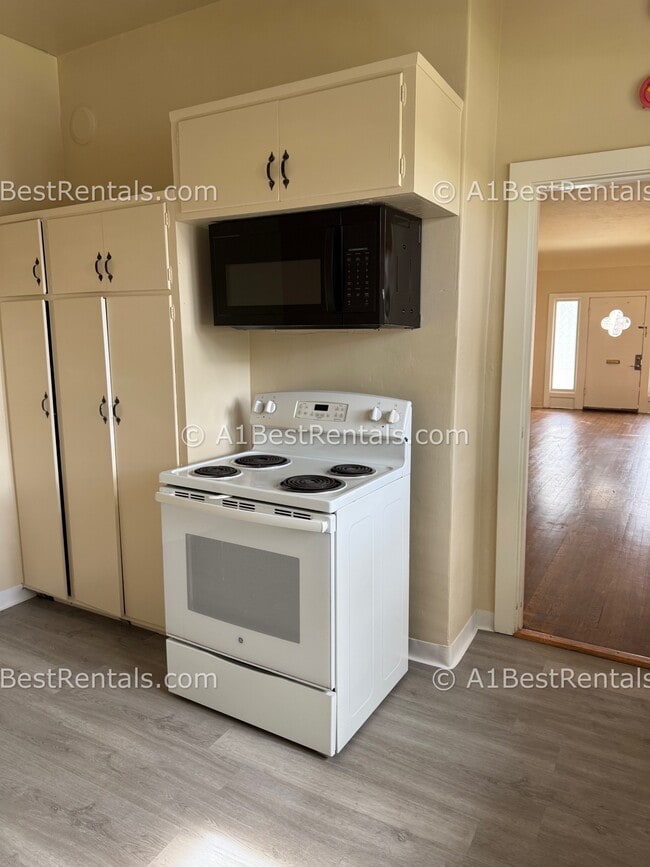 Photo - 107 Hackberry Ave