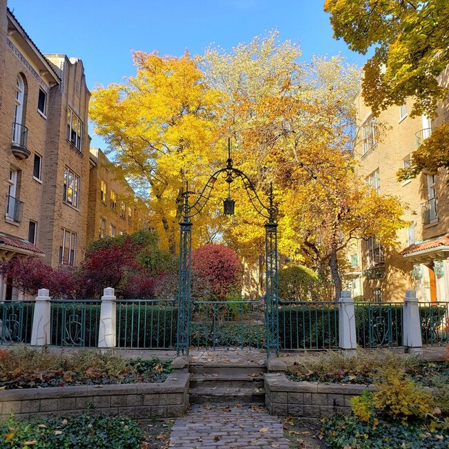 Photo - 1601 W Thome Ave Unit 2A